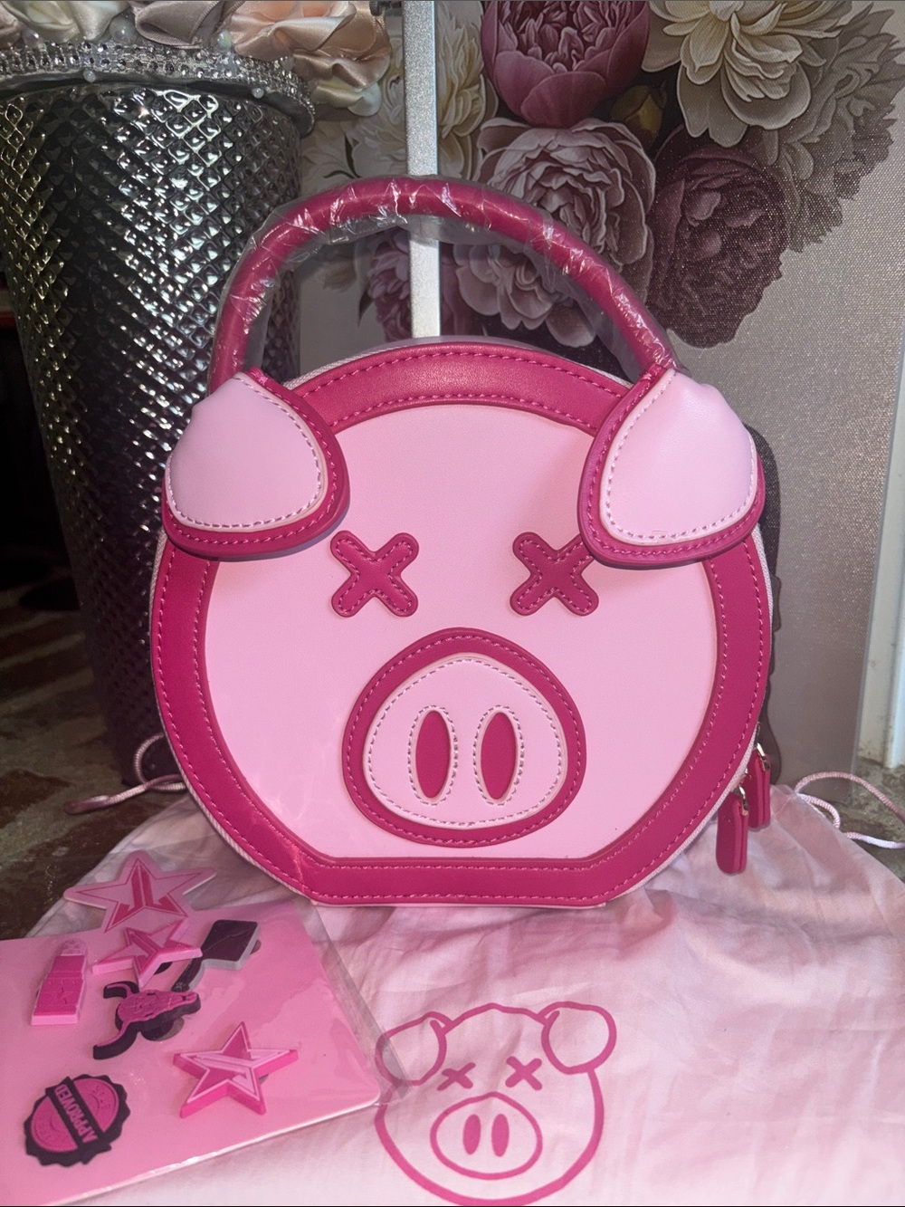 Jeffrey Star Pink Pig Face Cross-Eye Round Handbag